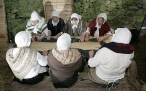 Sgioba Luaidh Inbhirchluaidh waulking singers